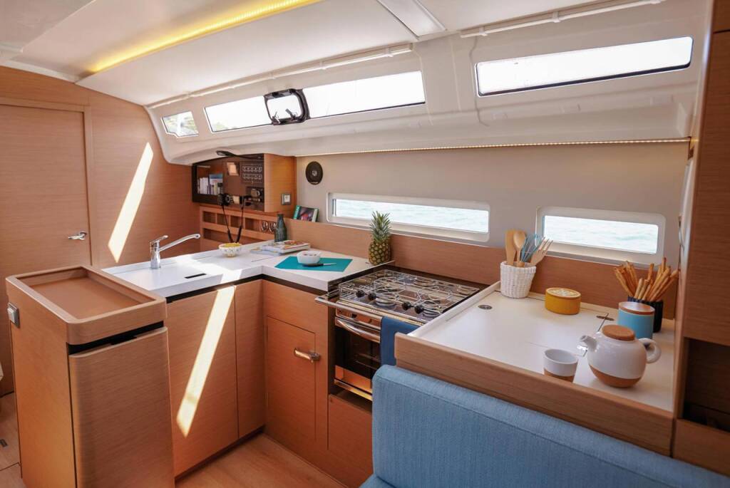 Sailing yacht Sun Odyssey 410 Under Pressure