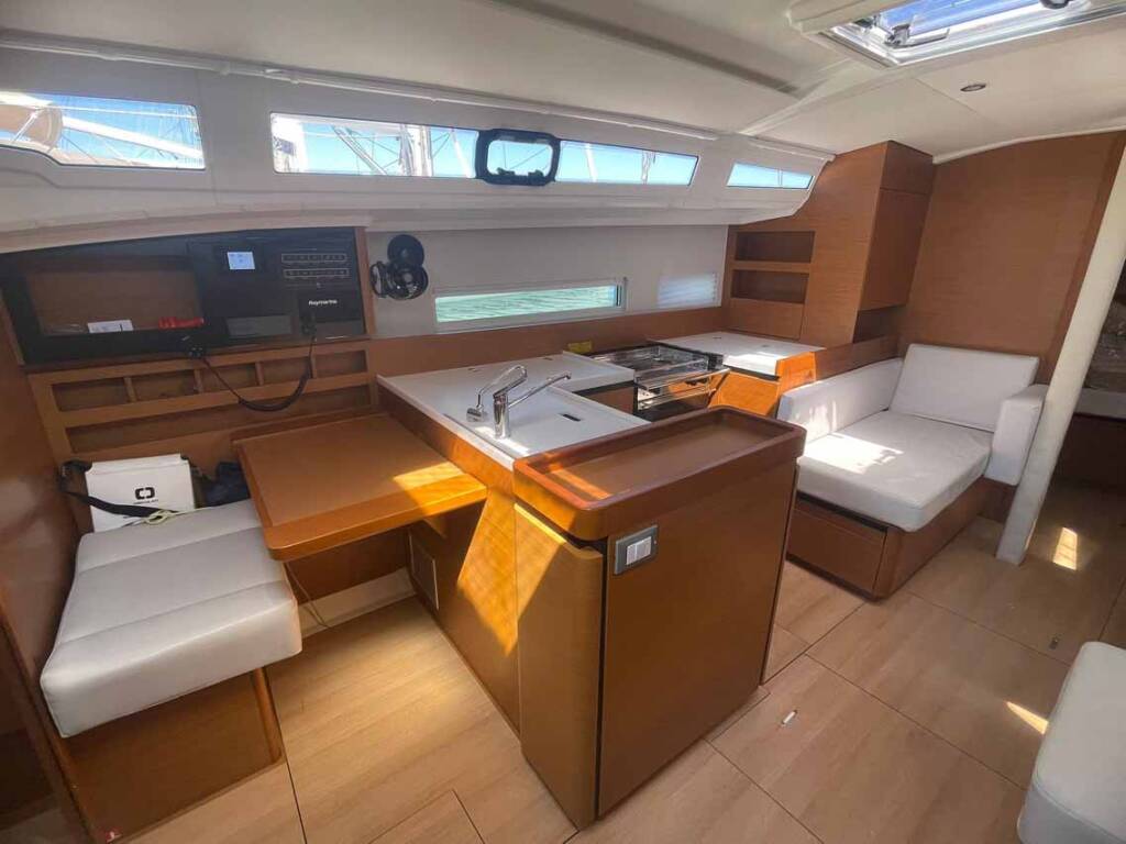 Sailing yacht Sun Odyssey 410 Rocketman