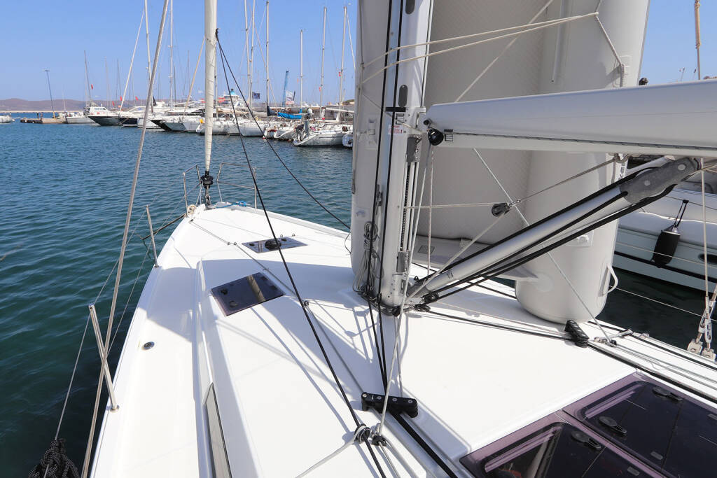 Sailing yacht Sun Odyssey 410 Paris