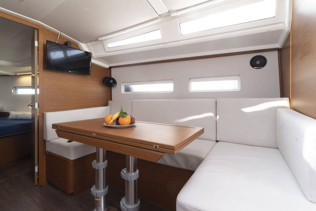 Sailing yacht Sun Odyssey 410 SuElli