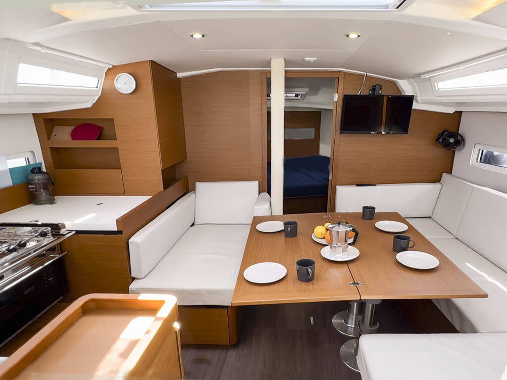 Sailing yacht Sun Odyssey 410 SuElli