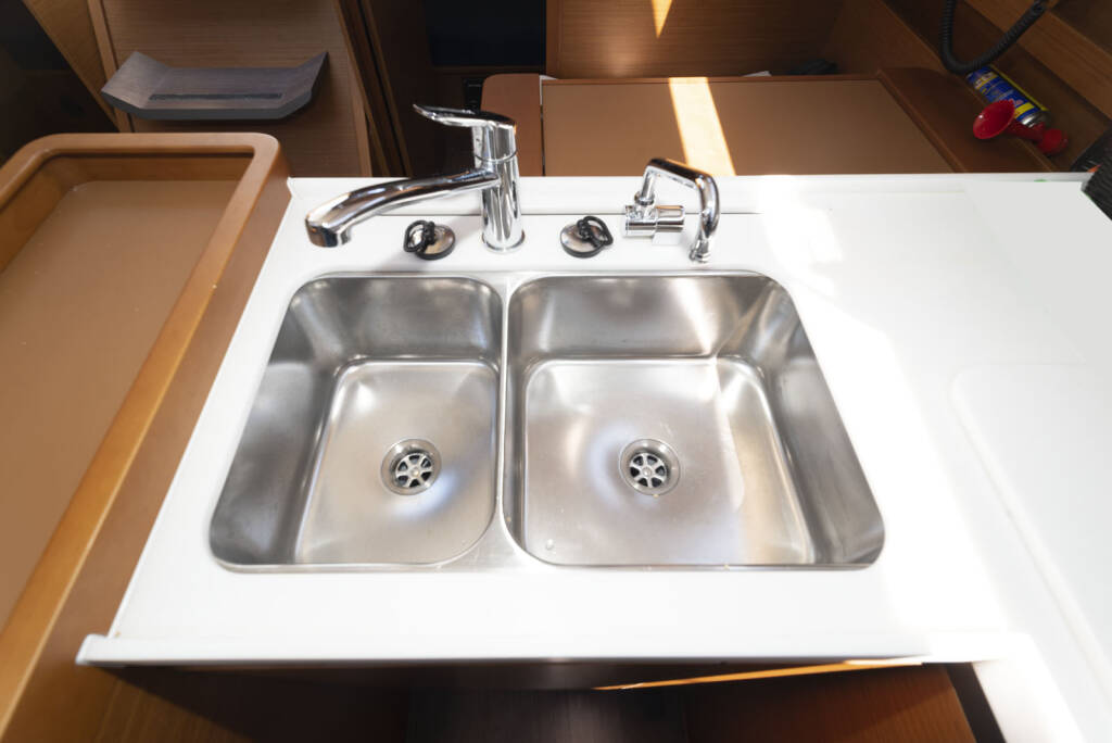 Sailing yacht Sun Odyssey 410 SuElli
