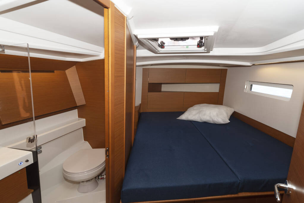 Sailing yacht Sun Odyssey 410 SuElli