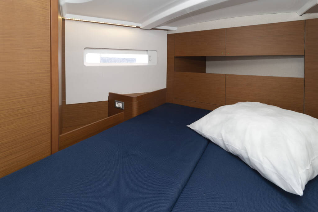 Sailing yacht Sun Odyssey 410 SuElli