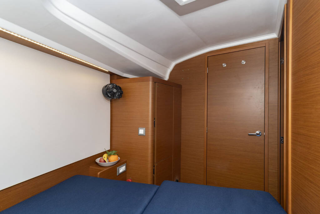 Sailing yacht Sun Odyssey 410 SuElli