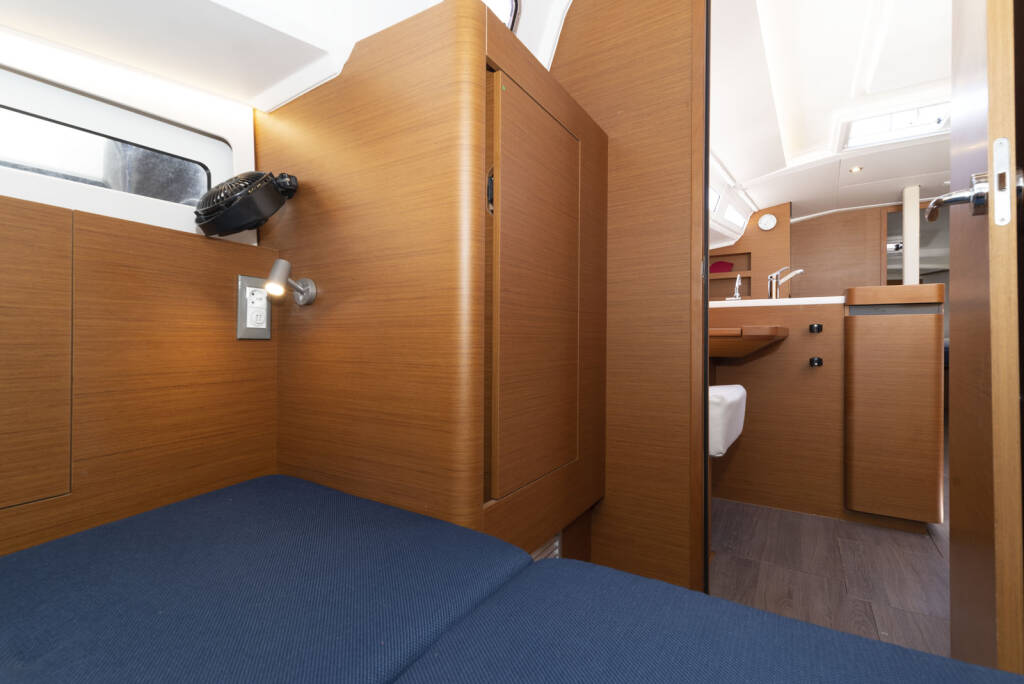 Sailing yacht Sun Odyssey 410 SuElli