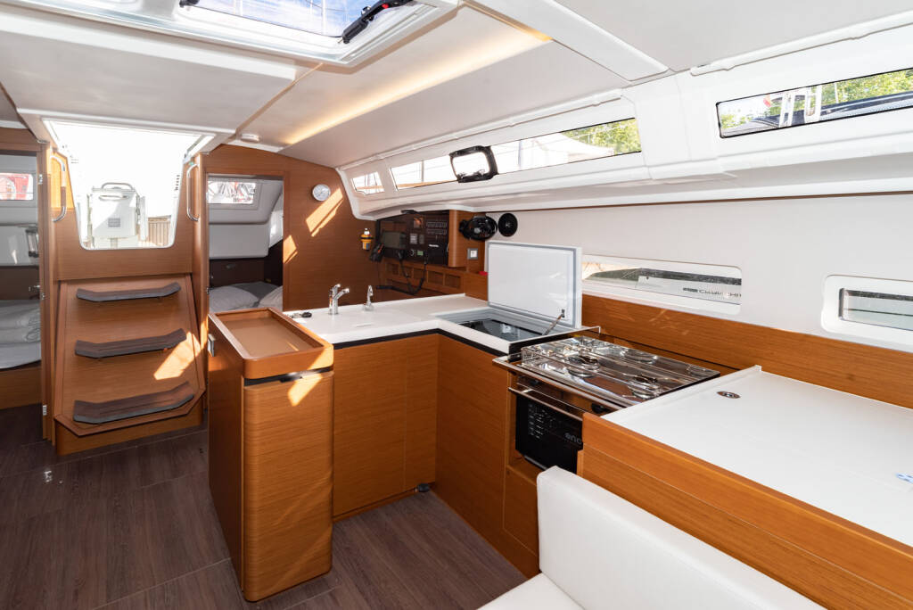 Sailing yacht Sun Odyssey 410 Sea Pearl