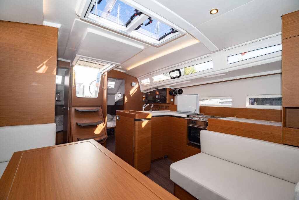 Sailing yacht Sun Odyssey 410 Sea Pearl
