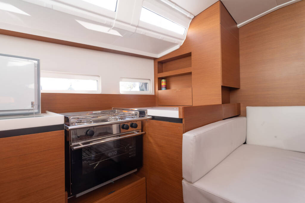 Sailing yacht Sun Odyssey 410 Sea Pearl