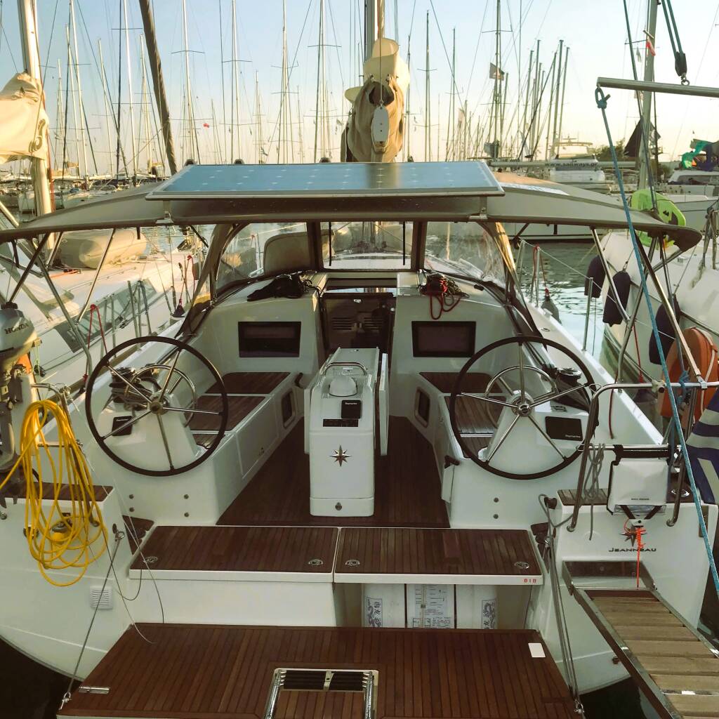 Sailing yacht Sun Odyssey 410 Little Tony