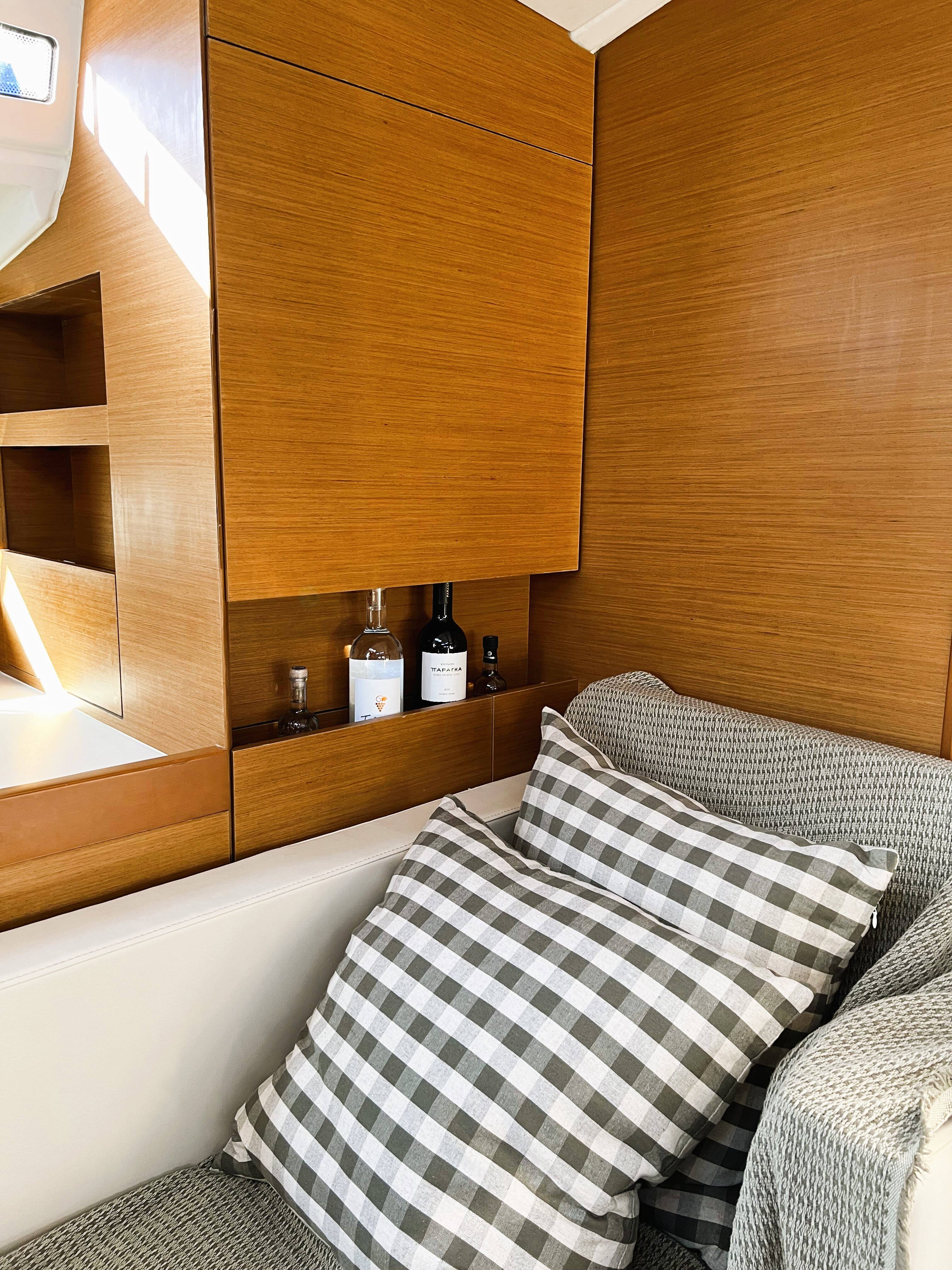 Sailing yacht Sun Odyssey 410 Little Tony