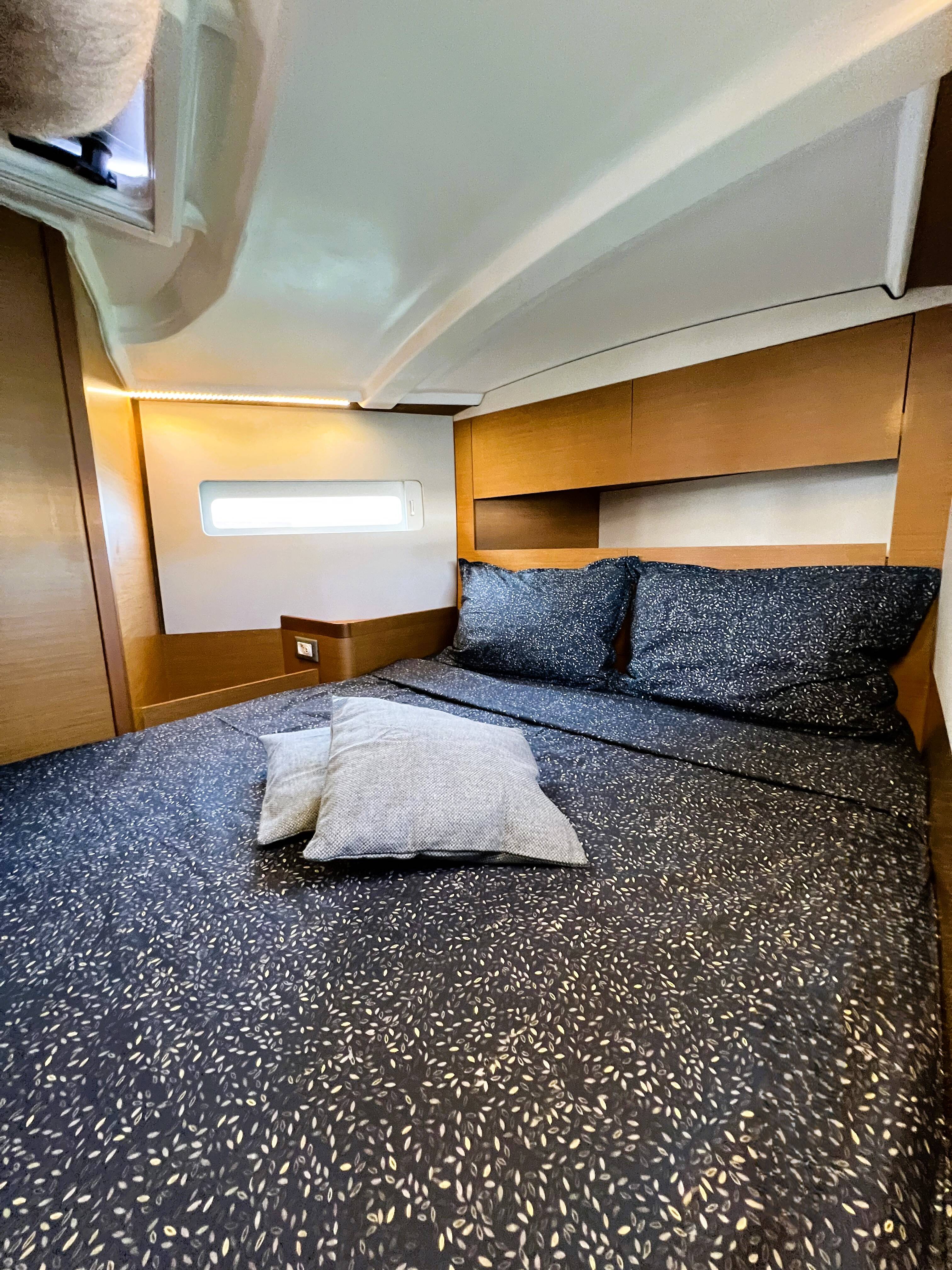 Sailing yacht Sun Odyssey 410 Little Tony