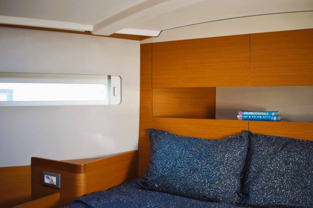 Sailing yacht Sun Odyssey 410 Little Tony