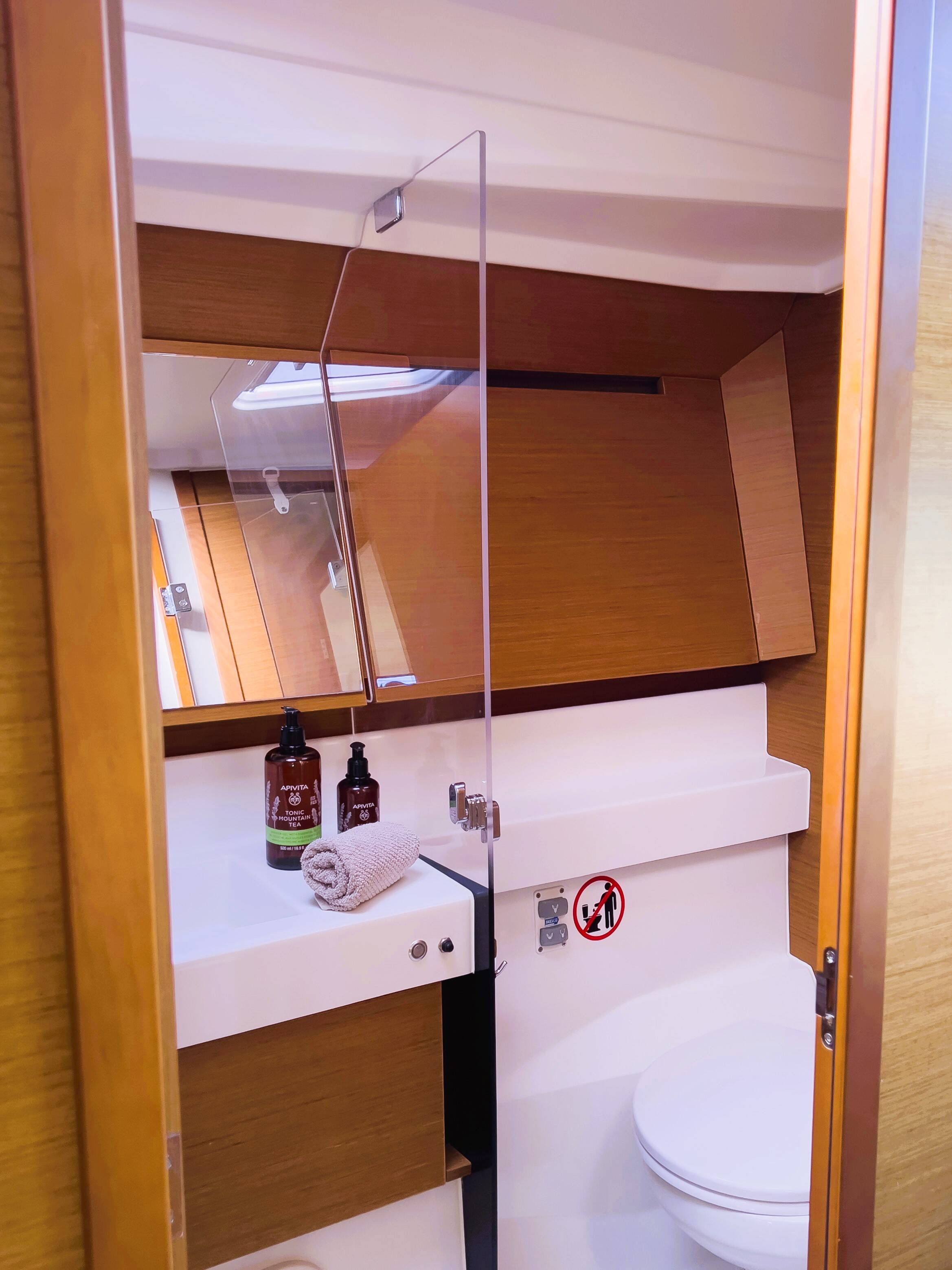 Sailing yacht Sun Odyssey 410 Little Tony