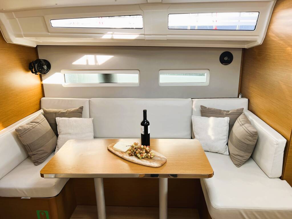Sailing yacht Sun Odyssey 410 Irene