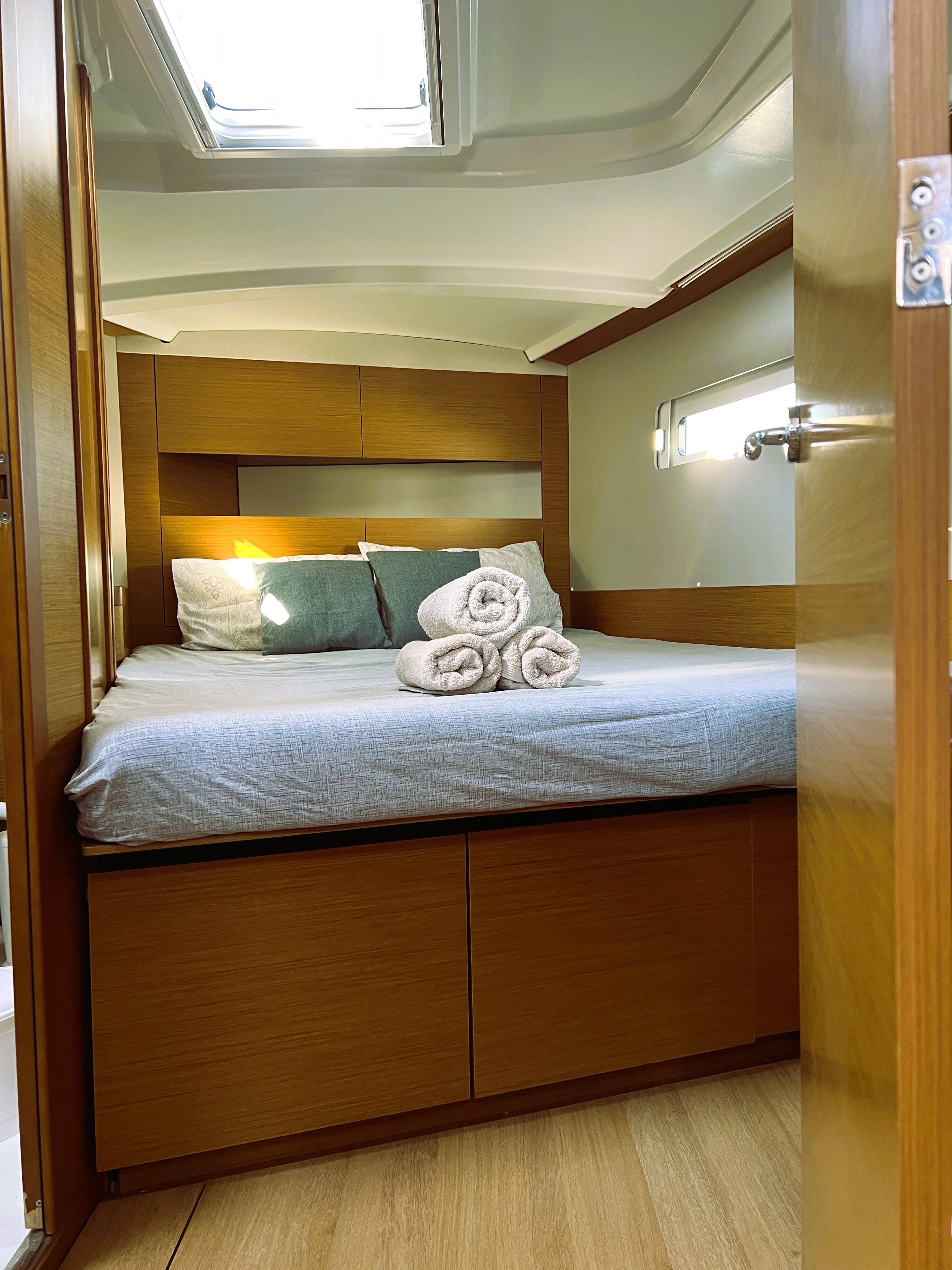 Sailing yacht Sun Odyssey 410 Irene
