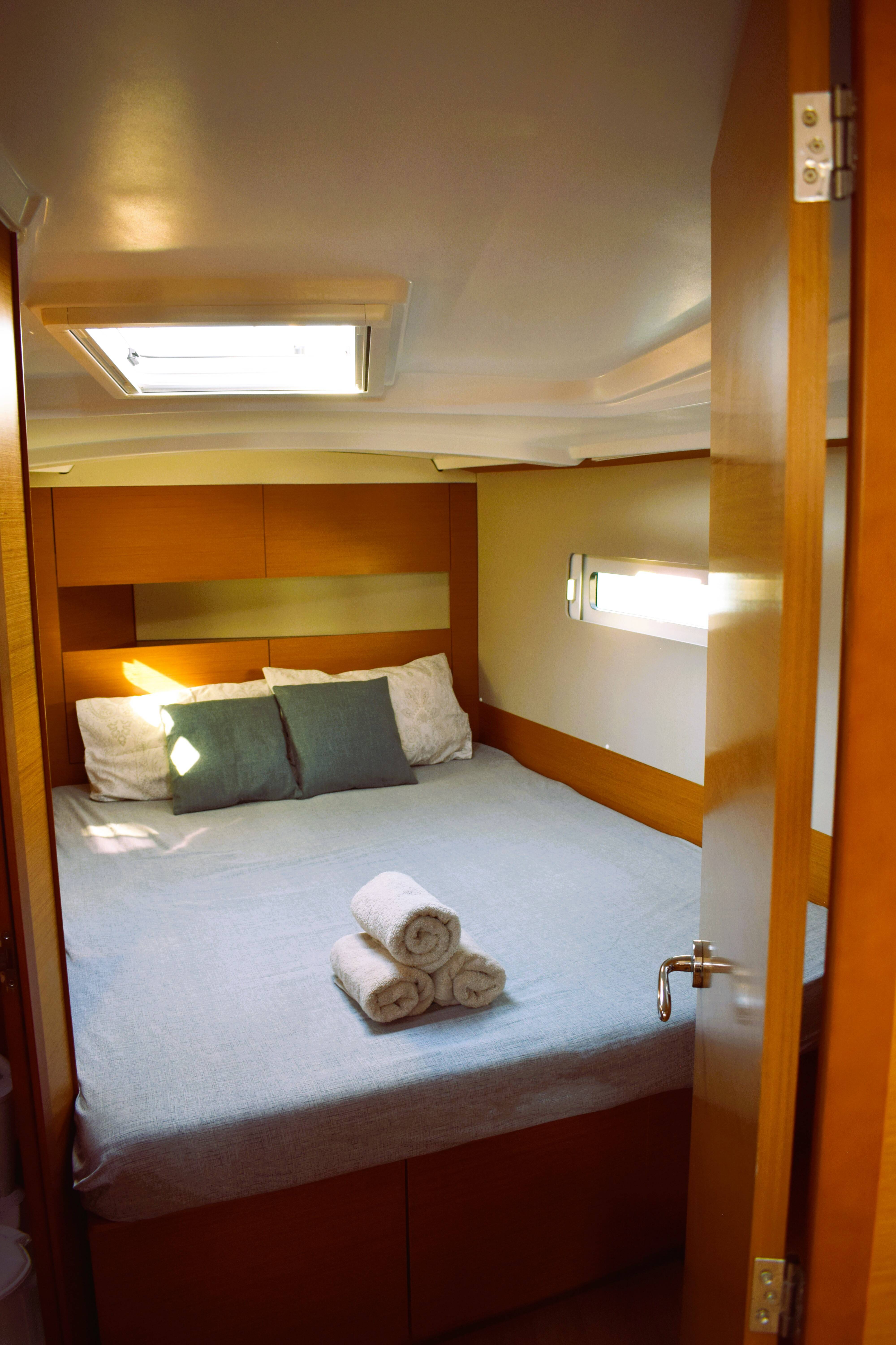 Sailing yacht Sun Odyssey 410 Irene