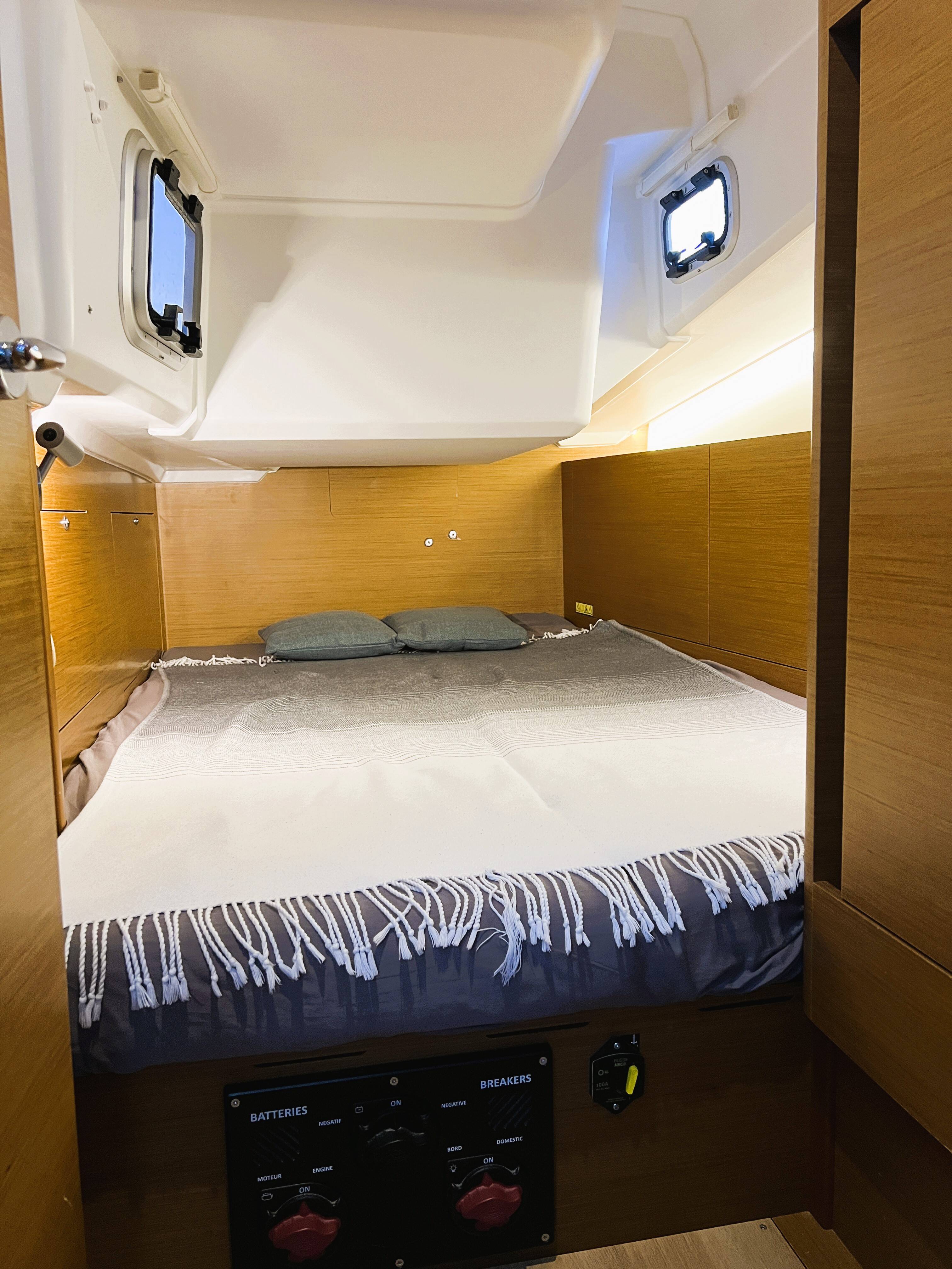 Sailing yacht Sun Odyssey 410 Irene