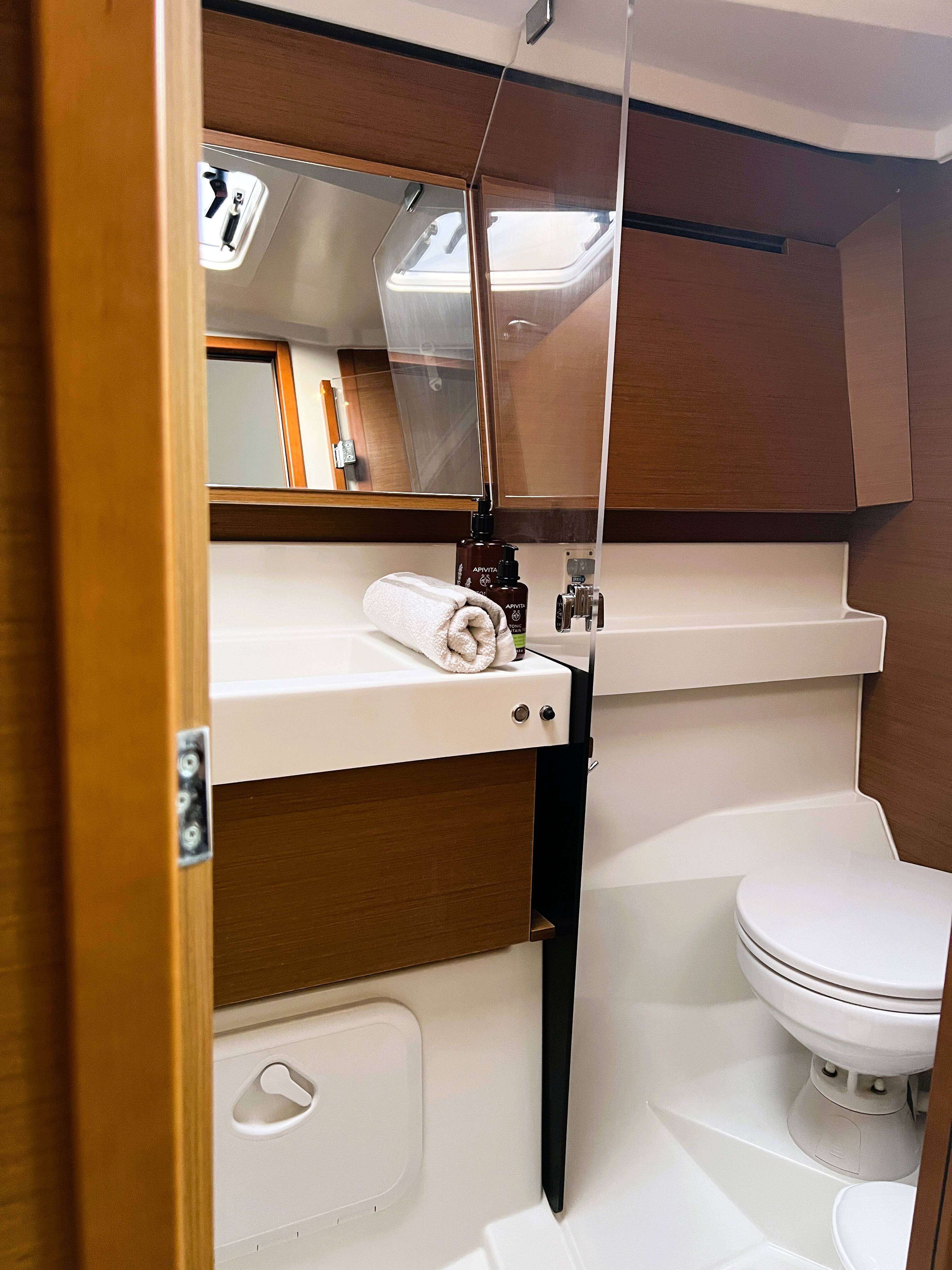 Sailing yacht Sun Odyssey 410 Irene