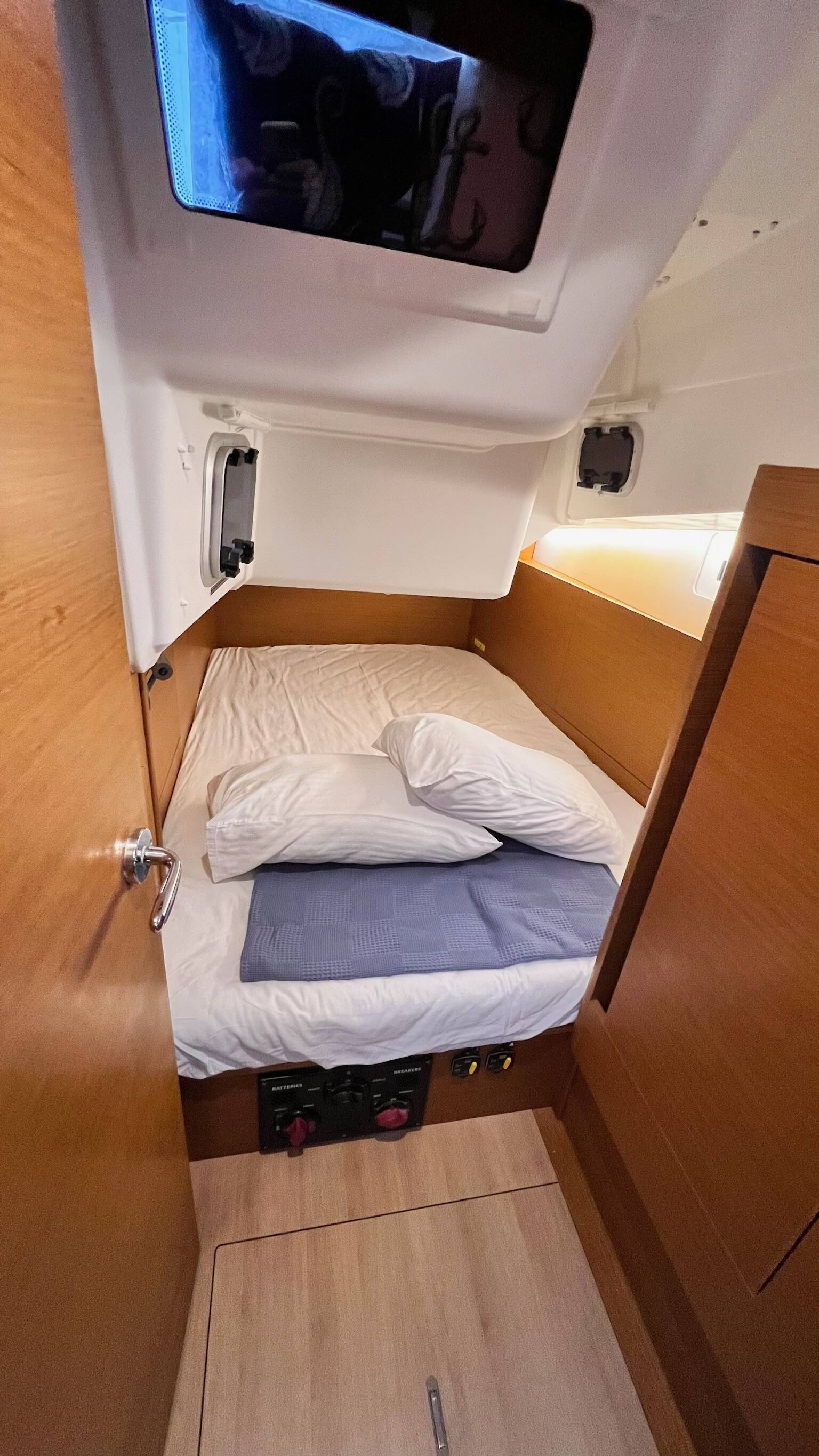 Sailing yacht Sun Odyssey 410 Pelora