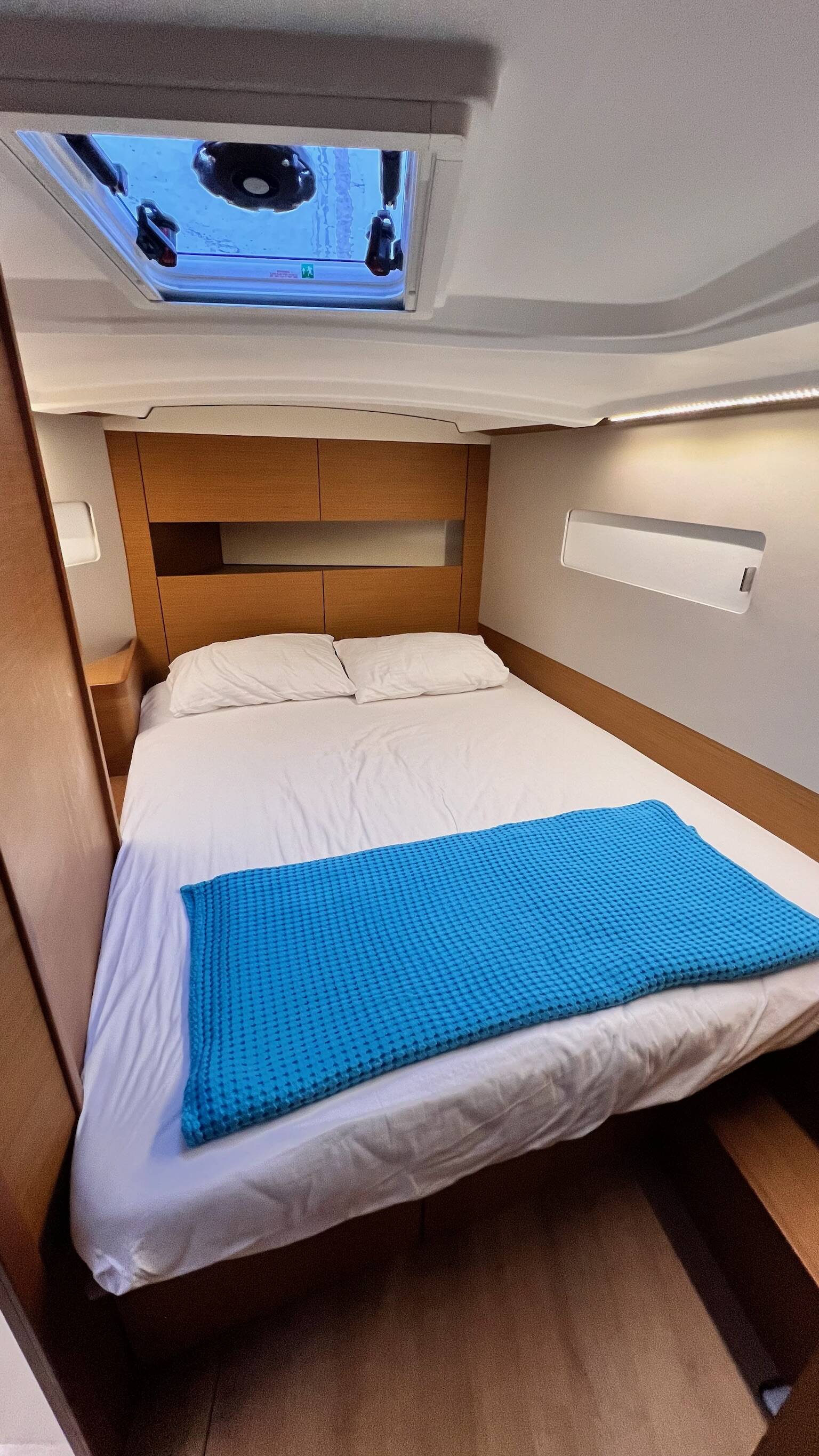 Sailing yacht Sun Odyssey 410 Pelora