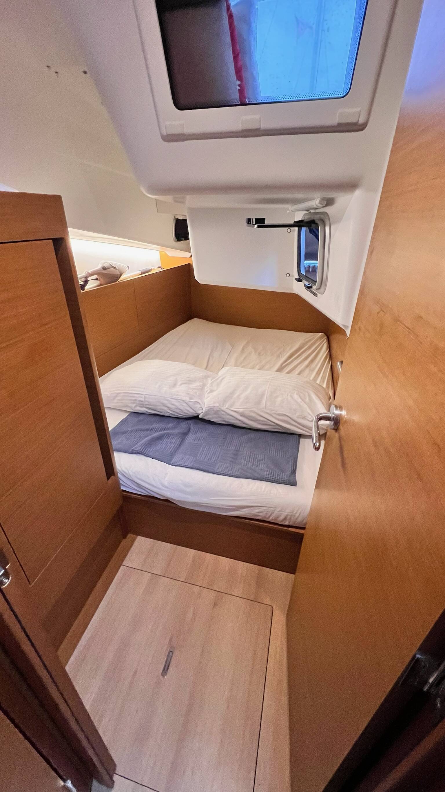 Sailing yacht Sun Odyssey 410 Pelora