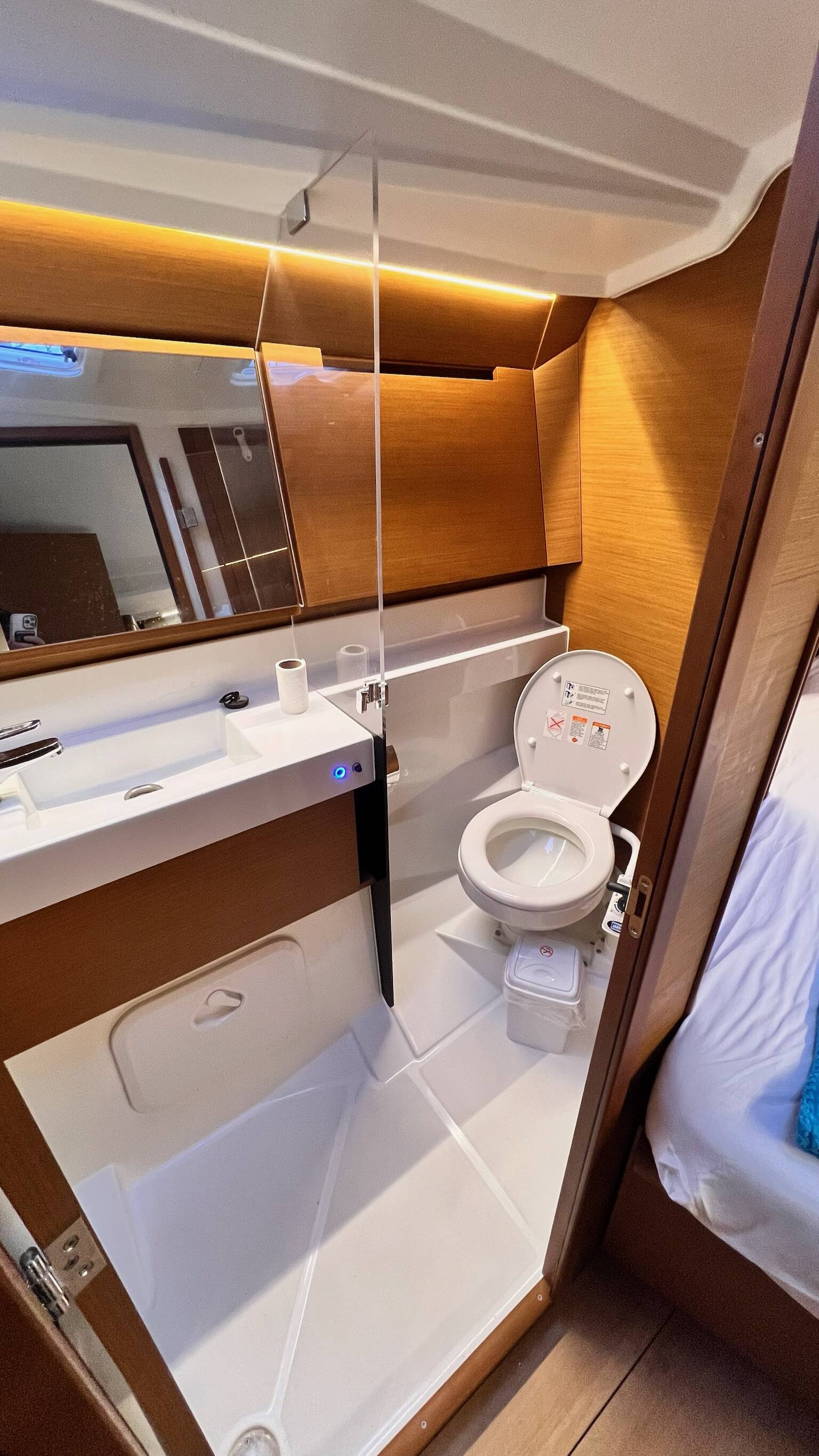Sailing yacht Sun Odyssey 410 Pelora