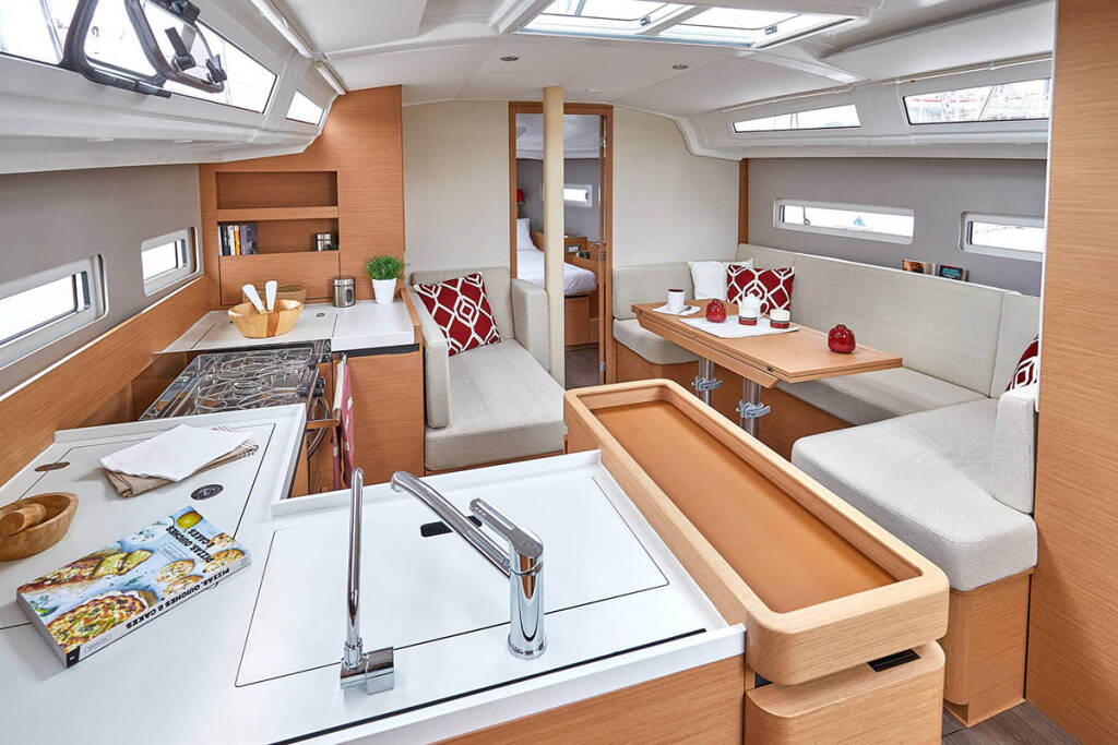 Sailing yacht Sun Odyssey 410 Hygge