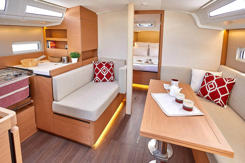 Sailing yacht Sun Odyssey 410 Hygge