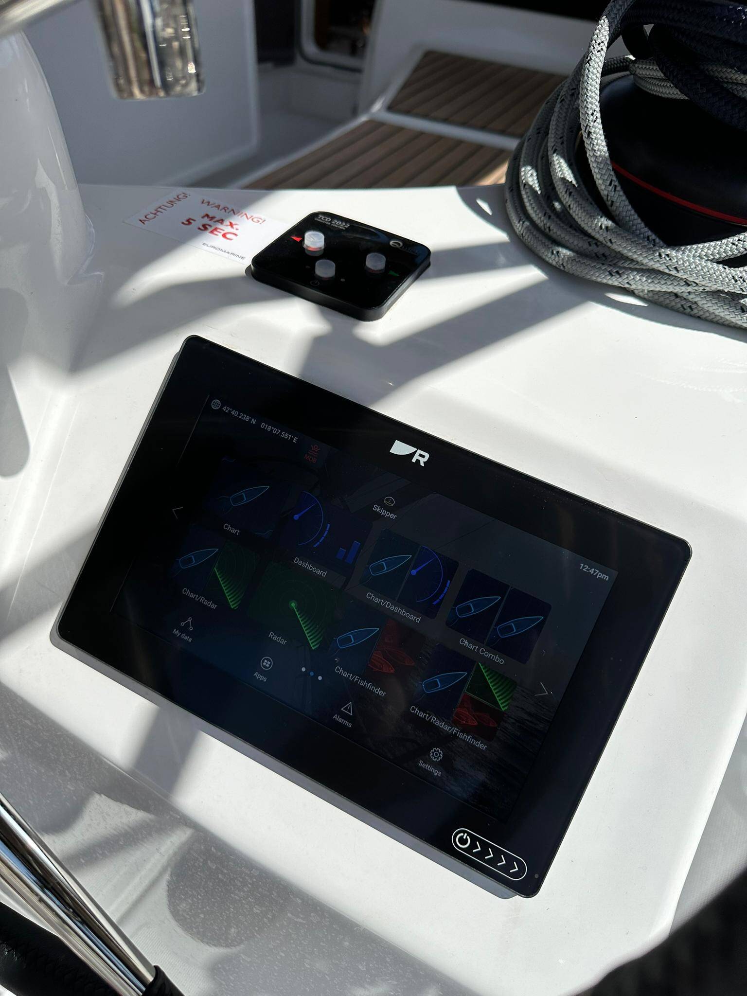 Sailing yacht Sun Odyssey 410 Bobo