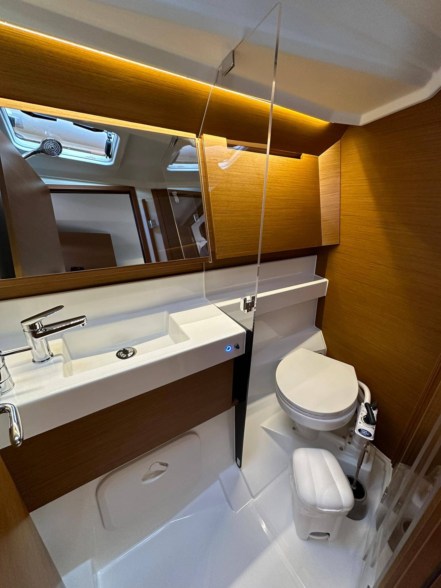 Sailing yacht Sun Odyssey 410 Bobo