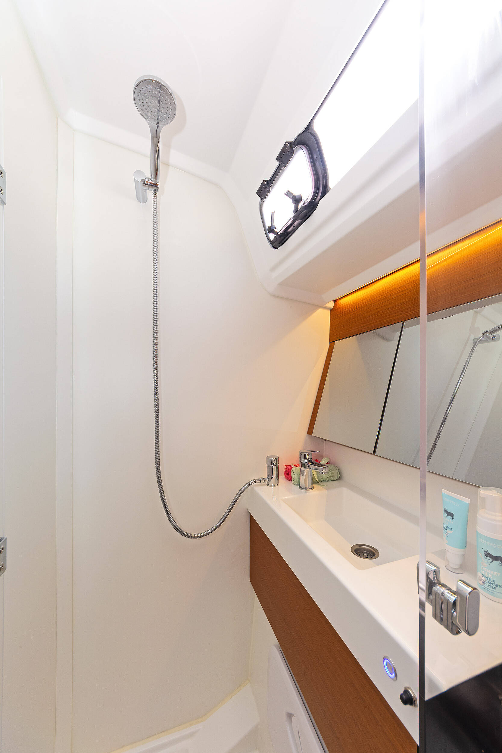 Sailing yacht Sun Odyssey 410 Zheng Yi Sao (郑一嫂)