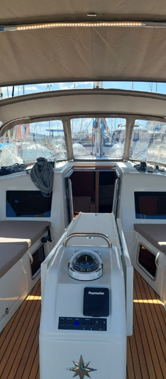 Sailing yacht Sun Odyssey 410 Baghera