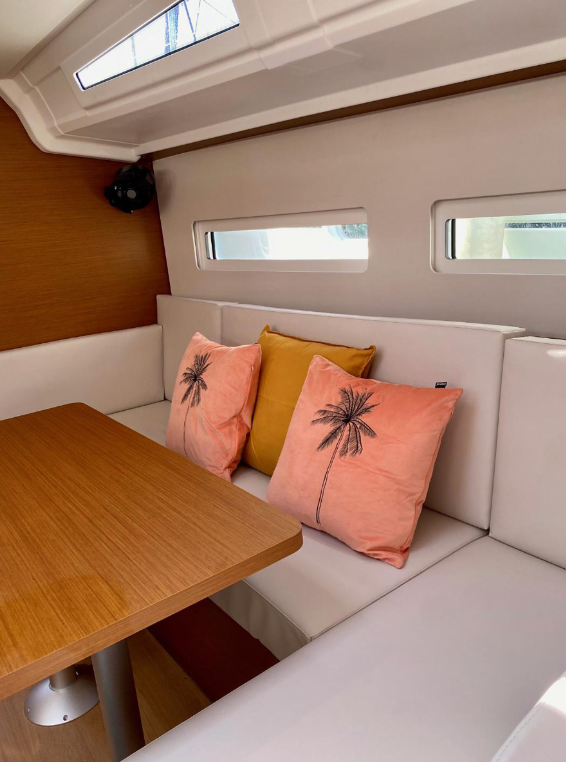 Sailing yacht Sun Odyssey 410 Baghera