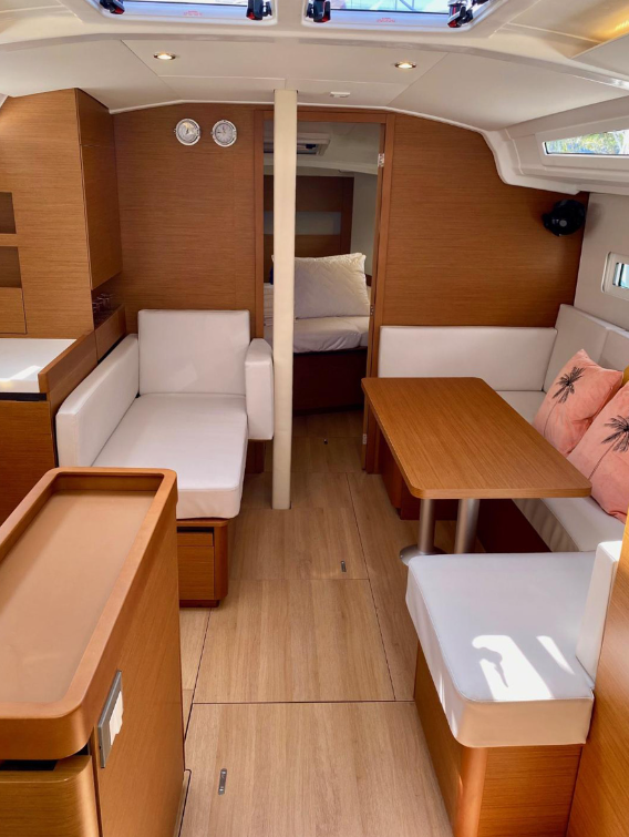 Sailing yacht Sun Odyssey 410 Baghera