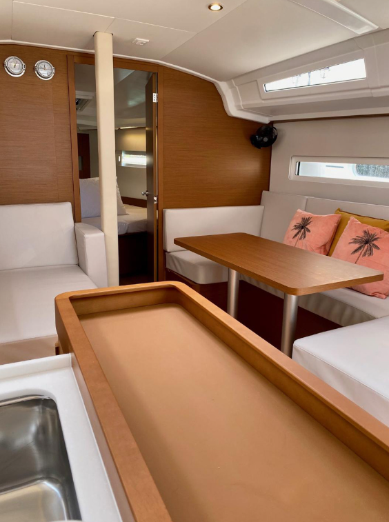 Sailing yacht Sun Odyssey 410 Baghera