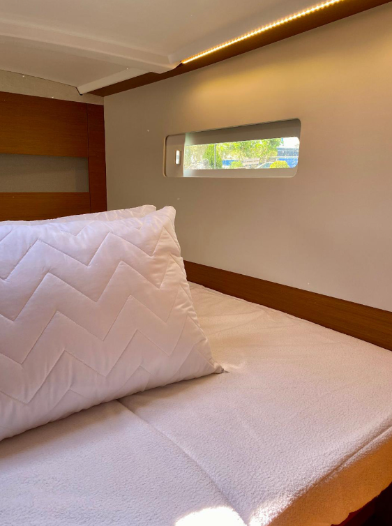 Sailing yacht Sun Odyssey 410 Baghera
