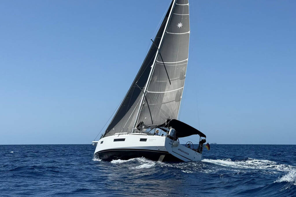 Sailing yacht Sun Odyssey 410 Naoussa