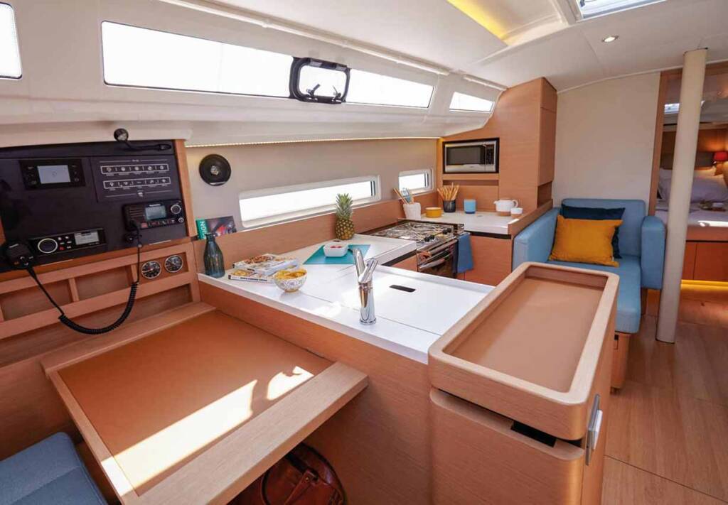 Segelyacht Sun Odyssey 410 Turing Machine
