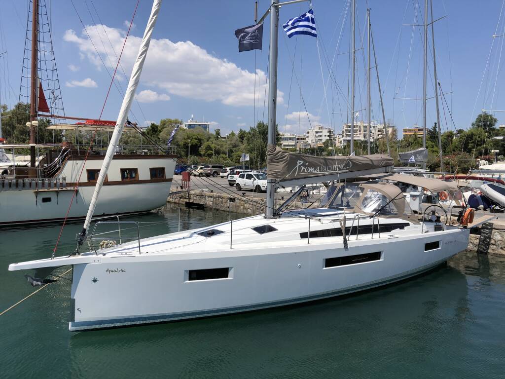 Sailing yacht Sun Odyssey 410 Aquaholic