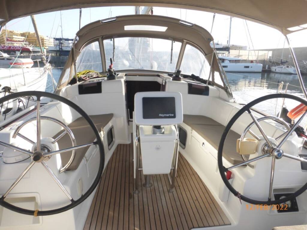 Sailing yacht Sun Odyssey 419 Para elli