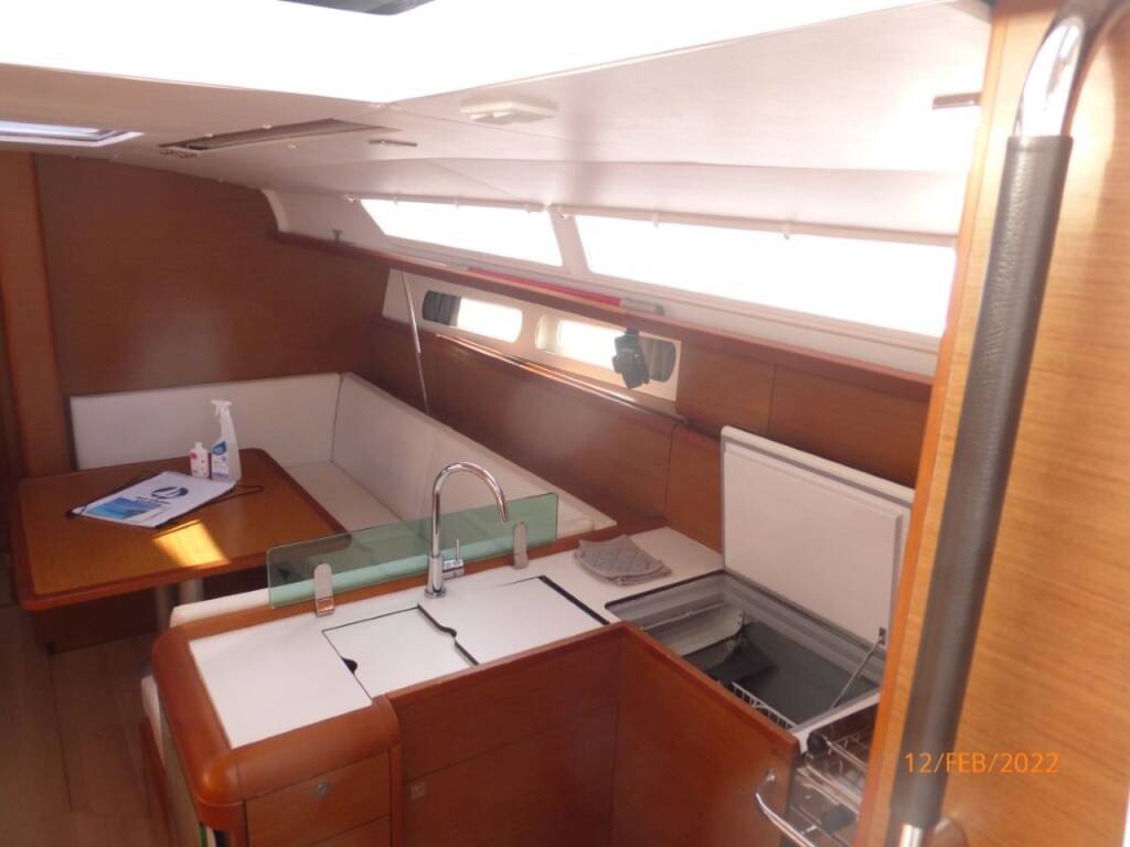 Sailing yacht Sun Odyssey 419 Para elli