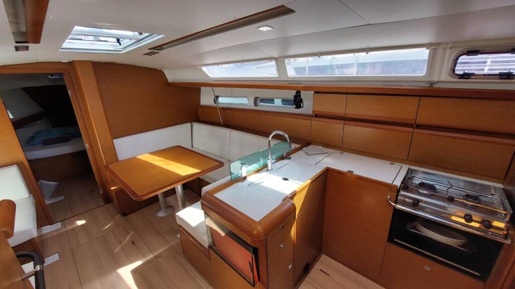 Sailing yacht Sun Odyssey 419 Para elli