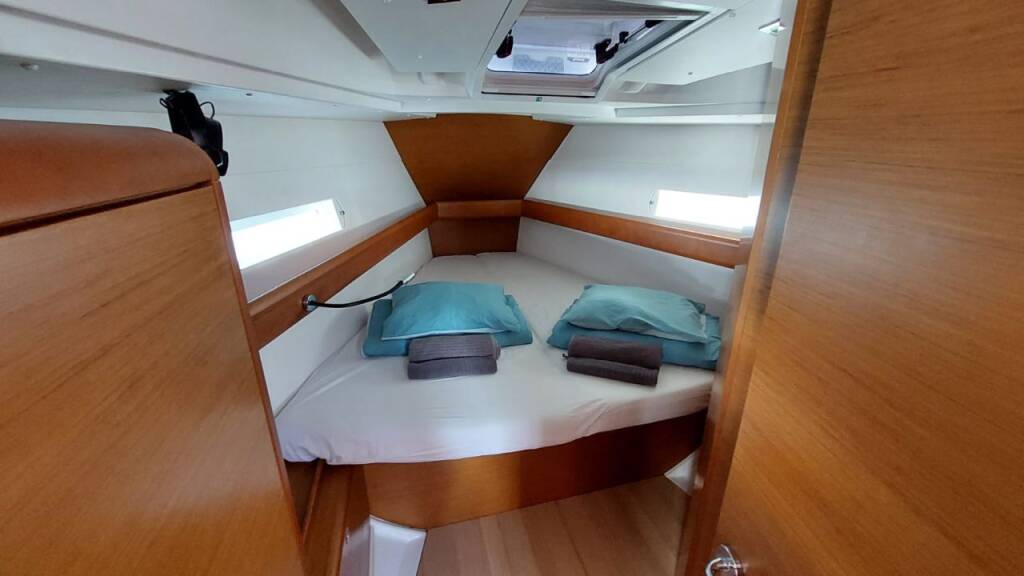 Sailing yacht Sun Odyssey 419 Para elli