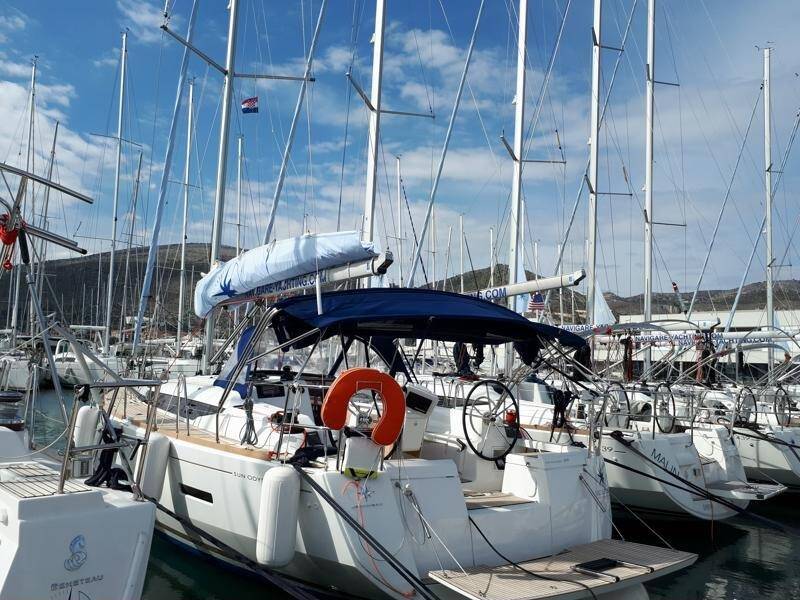 Sailing yacht Sun Odyssey 419 Tumbleweed