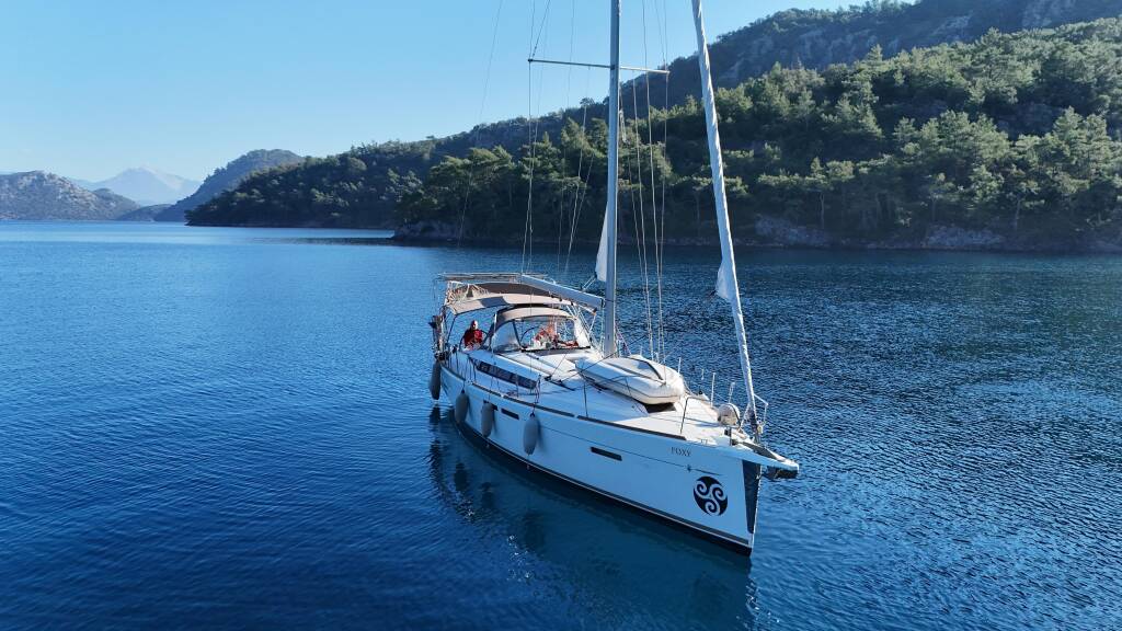 Sailing yacht Sun Odyssey 419 Foxy