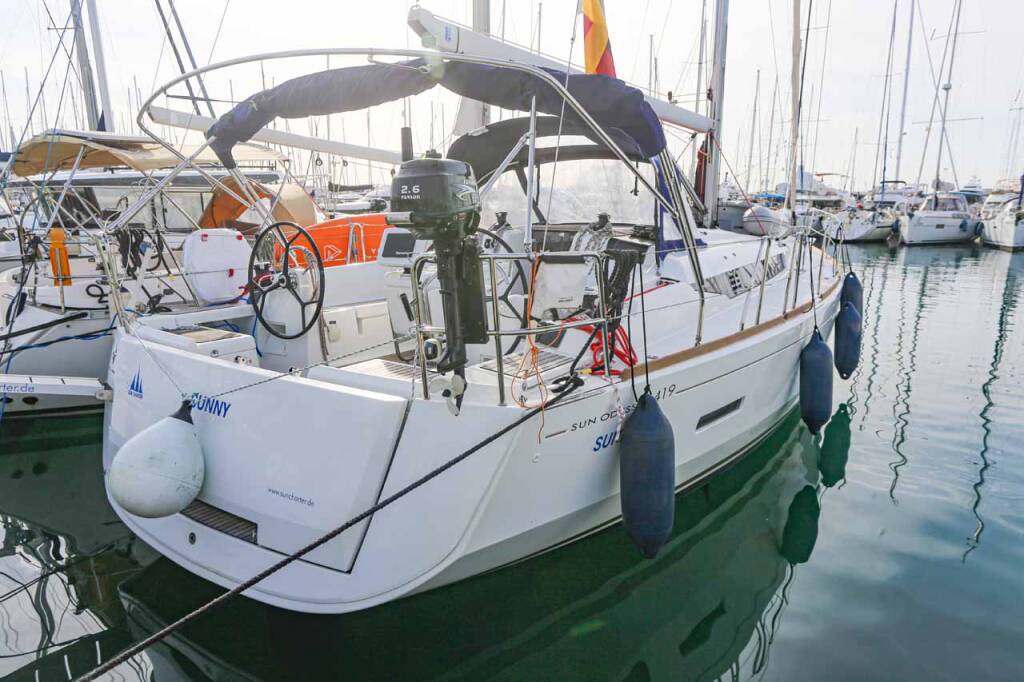 Sailing yacht Sun Odyssey 419 