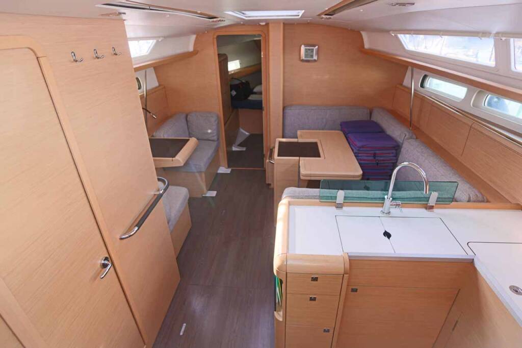 Sailing yacht Sun Odyssey 419 
