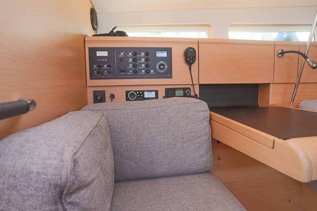 Sailing yacht Sun Odyssey 419 