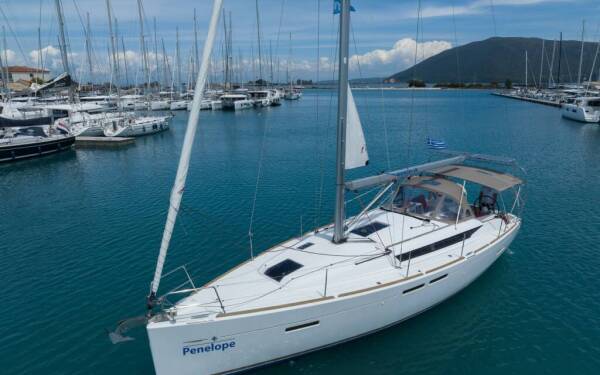 Sun Odyssey 419 Penelope Lefkas main port